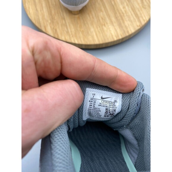 Nike Baseball Cleats Womens 7 Gray Hyperdiamond 4 Pro Softball Metal CZ5920-012 - Picture 9 of 11